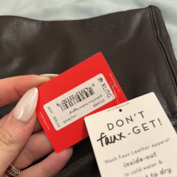 NWT Spanx Quilted Faux Leather Leggings in Very Black - Picture 9 of 10